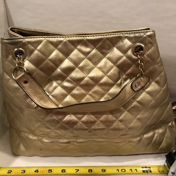 Gold Quilted Tote - Picture 5 of 9